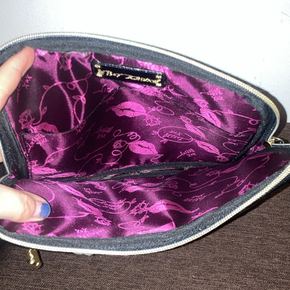 Betsey Johnson Pink & Black Sequin 10" Tablet Laptop Case - Picture 6 of 7